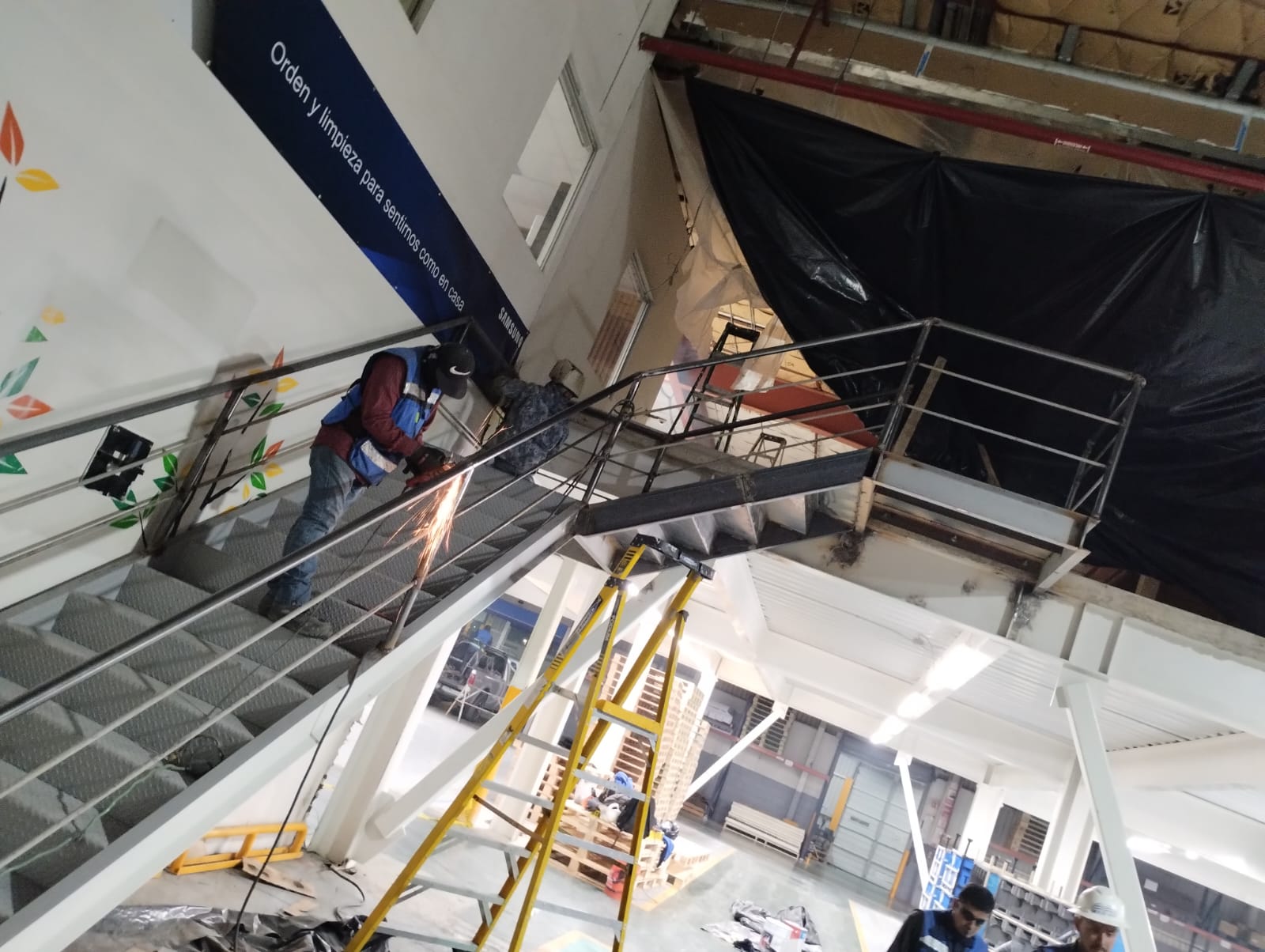 MEZZANINE SAMSUNG